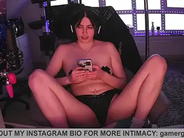 Stripchat Live Porn of Gamergirl-Linela
