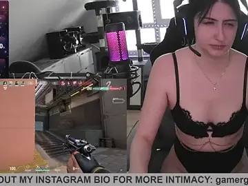 Stripchat Nude Webcam of Gamergirl-Linela