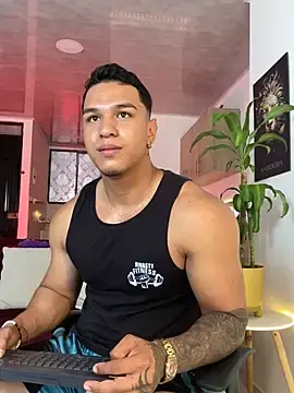 Stripchat Watch Live Sex Cams of Taylor_John