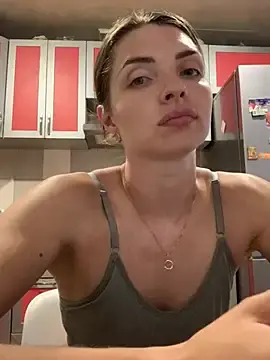 Stripchat Live Sex of SeducingYoghourt