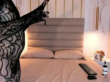 Stripchat Free Live Porn of Maxi_little
