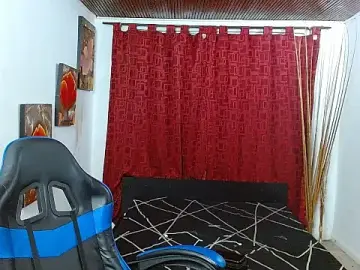 Stripchat Best live sex cam show of milo018
