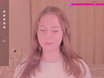 Stripchat Live Sex Cam of kira_lm