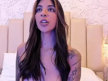 Stripchat Best live sex cam show of VioletaHills_