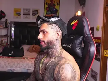 Stripchat Live Sex Cam of logan_hugh8