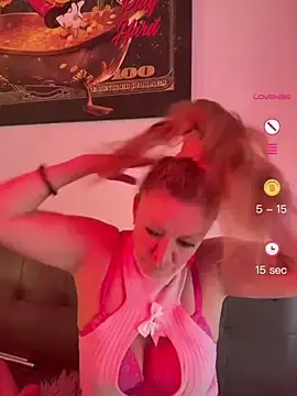 Stripchat Live Porn of MumGabriela
