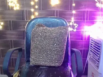 Stripchat Live Porn of aayra_
