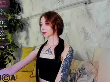 Stripchat Free Live Porn of Ellen_Hops