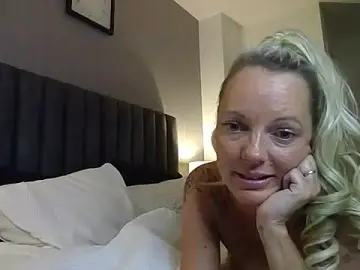 Stripchat Live Sex of SexpotPolly