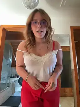 Stripchat Live Sex Cam of Naomi-Klein