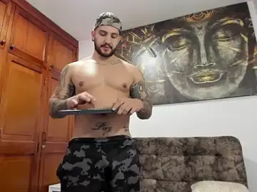 Stripchat Sex Cam of KyleNorth_