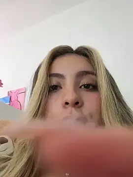 Stripchat Sex Chat of Cloee_Rainbow1