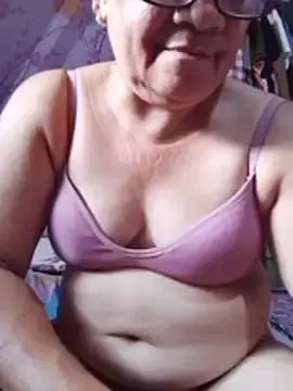 Stripchat Free Porn Cam of vickyhot1966