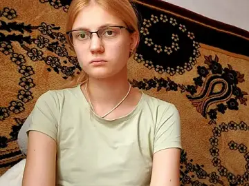 Stripchat Live Sex Cam of LunaLaday