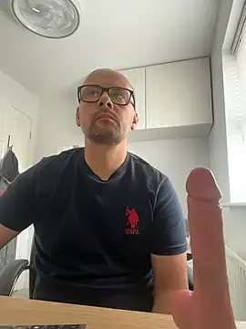 Stripchat Nude Webcam of NakedAndrewHot