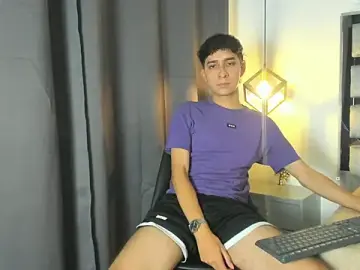 Stripchat Sex Cam of Alantaylorr_