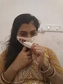 Stripchat Adult Video Chat of KAJALBHABHI_