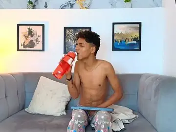 Stripchat Best live sex cam show of TWINKS_FRIENDS