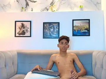 Stripchat Sex Cam of TWINKS_FRIENDS