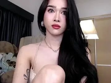 Stripchat Live Porn of KeenMazikeen69