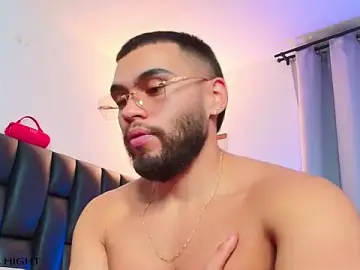 Stripchat Free Porn Cam of ThiagoHunk