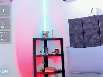 Stripchat Free Porn Cam of Demian_Fox1