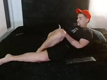 Stripchat Sex Cam of Ian_Daviz