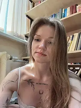 Stripchat Nude Webcam of StreetSquirt