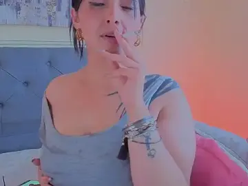 Stripchat Live Sex Cam of emily_leinner