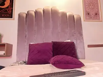 Stripchat Free Live Porn of sky_caroline
