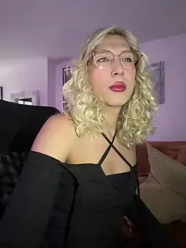 Stripchat Free Live Porn of conny_latina