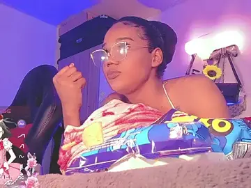 Stripchat Live Sex Cam of naomy__xx