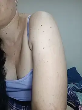 Stripchat Live Porn of megan_milf79