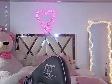 Stripchat Live Porn of MILAH_TAY