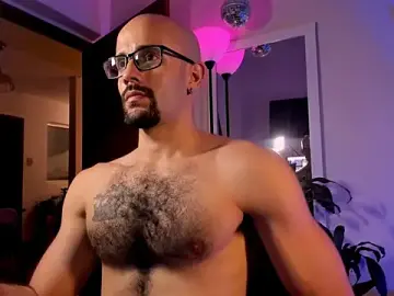 Stripchat Free Porn Cam of LarryGarzon