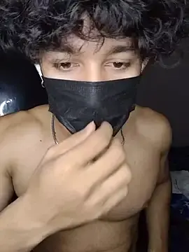 Stripchat Nude Webcam of roxiii_