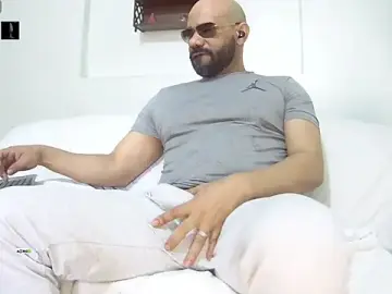 Stripchat Adult Video Chat of bruce_bigg