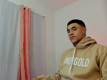 Stripchat Watch Live Sex Cams of Cris_stevan