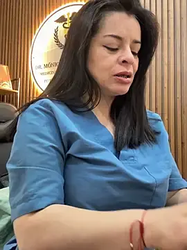 Stripchat Live Sex Cam of Dr_Nathalia_28