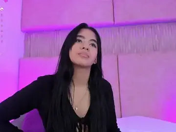 Stripchat Sex Cam of _kyraa_