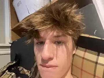 Stripchat Sex Cam of yourwhiteboy1