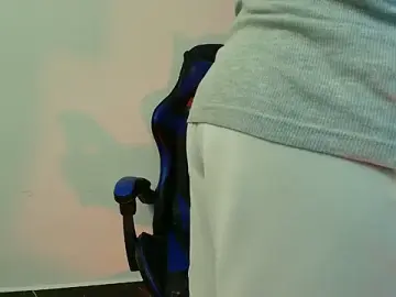 Stripchat Live Sex Cam of Erick_Wallace
