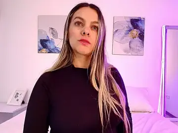 Stripchat Watch Live Sex Cams of Isabella_Harley