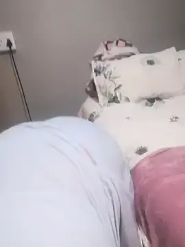 Stripchat Free Live Porn of CuteHoney92