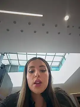 Stripchat Live Sex of Alirawrz