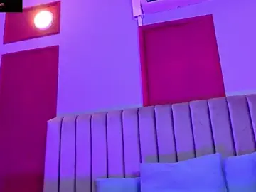 Stripchat Sex Cam of COCO_TEMP_CR