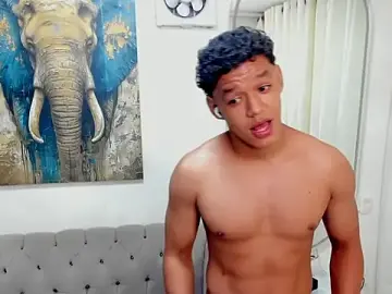 Stripchat Sex Cam of Oliver_Smithx