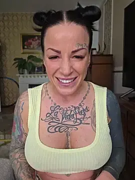 Stripchat Sex Cam of EmilyDiazofficial