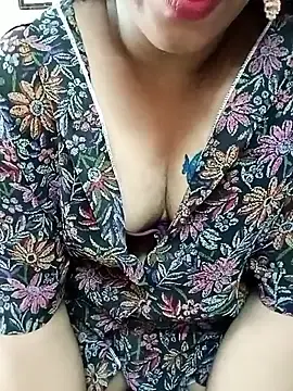 Stripchat Live Sex of roopa__