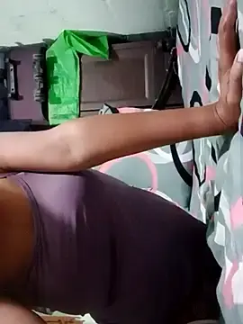 Stripchat Free Porn Cam of cutiepari
